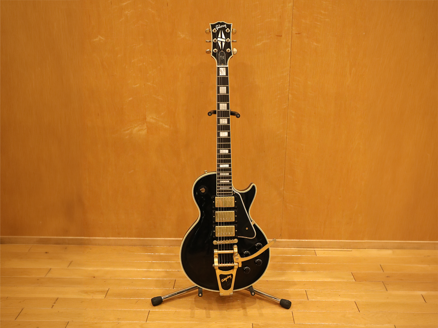 Electric guitar